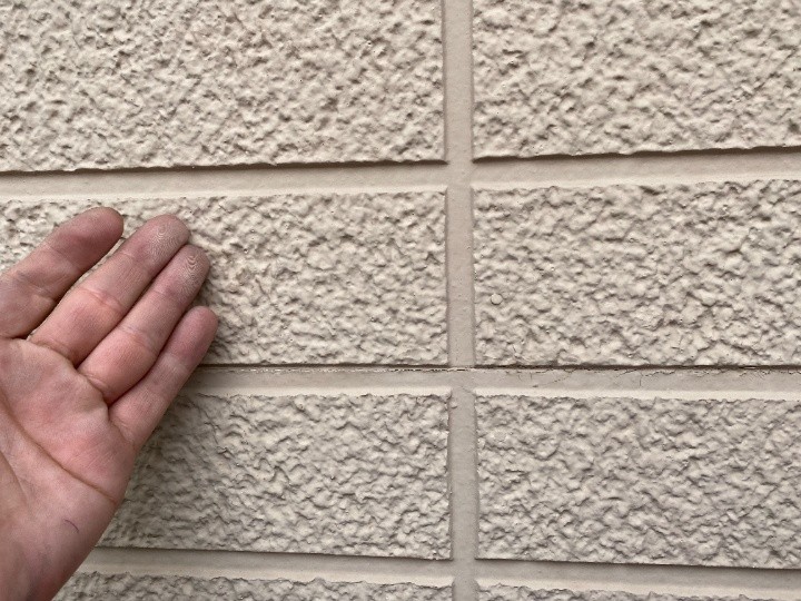 外壁のチョーキング確認