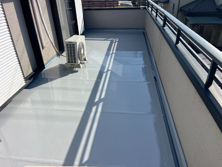 バルコニーの雨漏りへウレタン防水通気緩衝工法を行い改修工事したお住まい