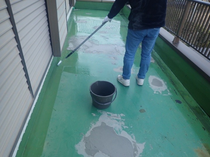 プライマー塗布で密着力を確保