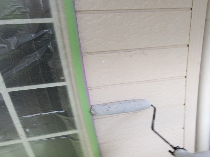 外壁の下塗り作業