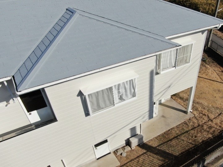 「日本ペイントのパーフェクトシリーズ」を使用して築25年屋根外壁に塗装工事したお住まい