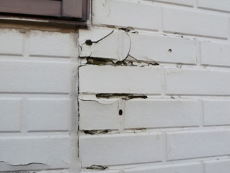 破損したサイディング外壁