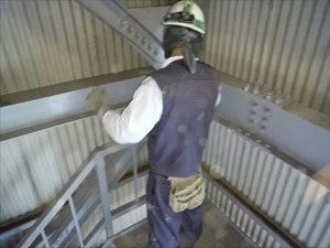 千葉市 工場改修工事 ケレンの様子
