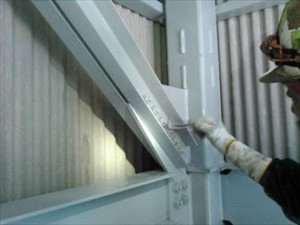 千葉市 工場改修工事 階段中塗り 細部1