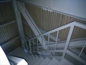 千葉市 工場改修工事 階段