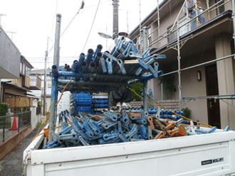 P1030294 袖ヶ浦市 塗装前の下準備 足場資材