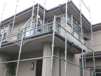 P1030295 袖ヶ浦市 塗装前の下準備 足場組立作業