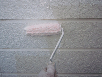 千葉市稲毛区　外壁塗装　シーラーによる下塗り