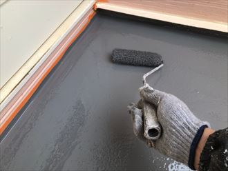 鉄骨階段塗装工事にて共用部分の床面防水