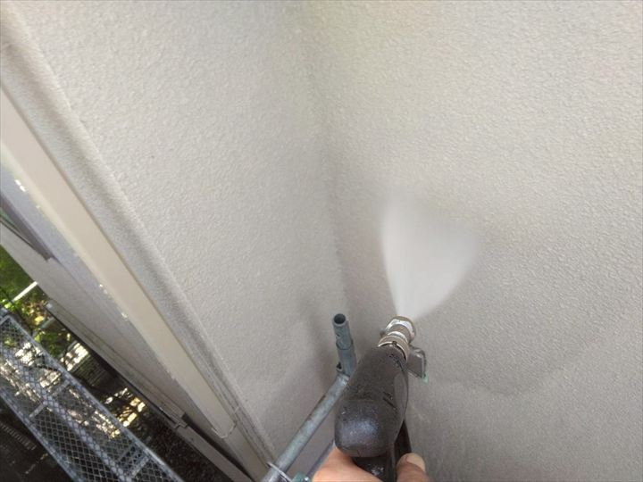 外壁の高圧洗浄作業